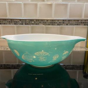 Vintage Hot Air Balloons Pyrex Turquoise 444 4 qt Bowl